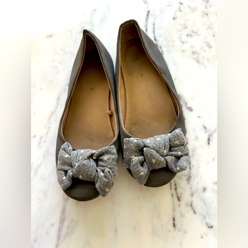 Zara girls flats grey size 33.